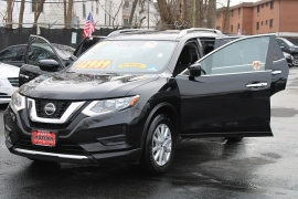 Used 2018  Nissan Rogue 4d SUV AWD SL at Warner Motors near East Orange&comma; NJ