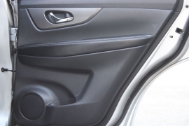 Used 2015  Nissan Rogue 4d SUV AWD SV at Warner Motors near East Orange&comma; NJ