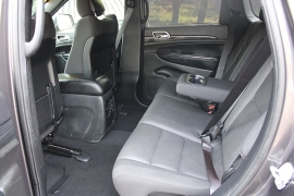 Used 2019  Jeep Grand Cherokee 4d SUV 4WD Laredo E at Warner Motors near East Orange&comma; NJ