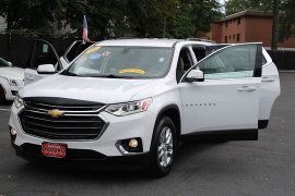 Used 2019  Chevrolet Traverse 4d SUV FWD LT Cloth w&sol;1LT at Warner Motors near East Orange&comma; NJ