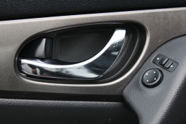 Used 2015  Nissan Rogue 4d SUV AWD SV at Warner Motors near East Orange&comma; NJ