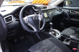Used 2015  Nissan Rogue 4d SUV AWD SV at Warner Motors near East Orange&comma; NJ
