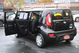 Used 2012  Kia Soul 4d Hatchback Base Auto at Warner Motors near East Orange, NJ