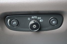Used 2019  Chevrolet Traverse 4d SUV FWD LT Cloth w&sol;1LT at Warner Motors near East Orange&comma; NJ