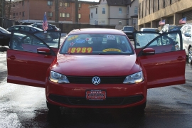 Used 2012  Volkswagen Jetta 4d Sedan SE Auto&sol;PZEV at Warner Motors near East Orange&comma; NJ