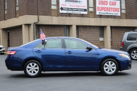 Used 2010  Toyota Camry 4d Sedan Auto at Warner Motors near East Orange&comma; NJ