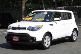 Used 2017  Kia Soul 4d Hatchback Auto at Warner Motors near East Orange&comma; NJ