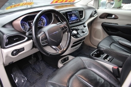 Used 2017  Chrysler Pacifica 4d Wagon Touring-L at Warner Motors near East Orange&comma; NJ