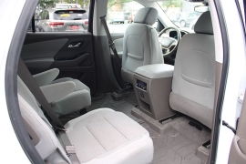 Used 2019  Chevrolet Traverse 4d SUV FWD LT Cloth w&sol;1LT at Warner Motors near East Orange&comma; NJ