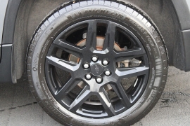 Used 2018  Chevrolet Traverse 4d SUV FWD LT Cloth w&sol;1LT at Warner Motors near East Orange&comma; NJ