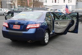 Used 2010  Toyota Camry 4d Sedan Auto at Warner Motors near East Orange&comma; NJ