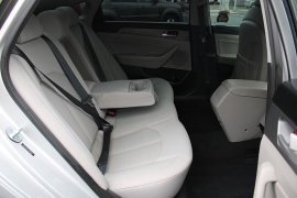 Used 2015  Hyundai Sonata 4d Sedan SE at Warner Motors near East Orange&comma; NJ