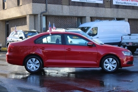 Used 2012  Volkswagen Jetta 4d Sedan SE Auto&sol;PZEV at Warner Motors near East Orange&comma; NJ