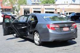 Used 2013  Toyota Camry 4d Sedan SE at Warner Motors near East Orange&comma; NJ