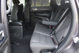 Used 2019  Jeep Grand Cherokee 4d SUV 4WD Laredo E at Warner Motors near East Orange&comma; NJ