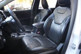 Used 2019  Jeep Cherokee 4d SUV 4WD Limited 3&period;2L at Warner Motors near East Orange&comma; NJ