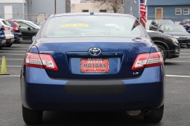 Used 2010  Toyota Camry 4d Sedan Auto at Warner Motors near East Orange&comma; NJ