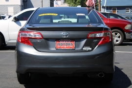 Used 2013  Toyota Camry 4d Sedan SE at Warner Motors near East Orange&comma; NJ