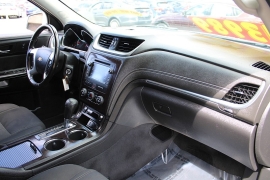 Used 2017 Chevrolet Traverse 4d SUV AWD LT w/1LT at Warner Motors near East Orange, NJ