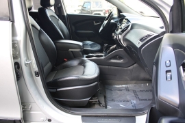 Used 2012  Hyundai Tucson 4d SUV AWD GLS at Warner Motors near East Orange&comma; NJ