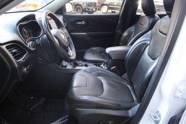 Used 2019  Jeep Cherokee 4d SUV 4WD Limited 3&period;2L at Warner Motors near East Orange&comma; NJ