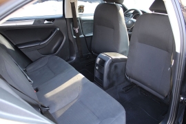 Used 2015  Volkswagen Jetta 4d Sedan SE Auto at Warner Motors near East Orange&comma; NJ