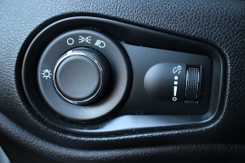 Used 2018 Jeep Renegade 4d SUV 4WD Sport at Warner Motors near East Orange, NJ
