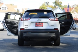 Used 2019  Jeep Cherokee 4d SUV 4WD Limited 3&period;2L at Warner Motors near East Orange&comma; NJ
