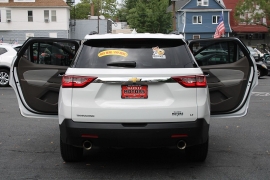 Used 2019  Chevrolet Traverse 4d SUV FWD LT Cloth w&sol;1LT at Warner Motors near East Orange&comma; NJ