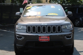 Used 2019  Jeep Grand Cherokee 4d SUV 4WD Laredo E at Warner Motors near East Orange&comma; NJ