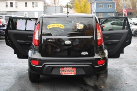 Used 2012  Kia Soul 4d Hatchback Base Auto at Warner Motors near East Orange, NJ