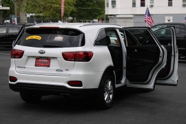 Used 2019  Kia Sorento 4d SUV AWD LX I4 at Warner Motors near East Orange&comma; NJ