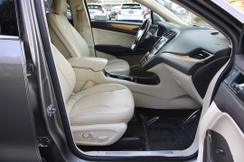 Used 2016  Lincoln MKC 4d SUV AWD Select at Warner Motors near East Orange, NJ