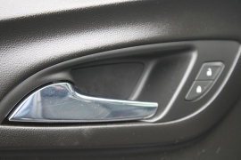 Used 2018  Chevrolet Equinox 4d SUV FWD LT w&sol;1LT at Warner Motors near East Orange&comma; NJ