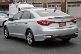 Used 2015  Hyundai Sonata 4d Sedan SE at Warner Motors near East Orange&comma; NJ