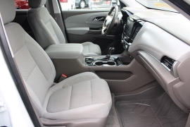 Used 2019  Chevrolet Traverse 4d SUV FWD LT Cloth w&sol;1LT at Warner Motors near East Orange&comma; NJ
