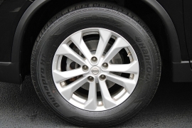 Used 2016 Nissan Rogue 4d SUV AWD SV at Warner Motors near East Orange, NJ