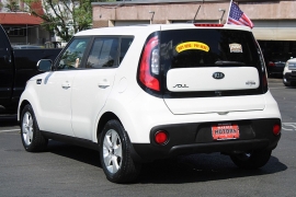 Used 2017  Kia Soul 4d Hatchback Auto at Warner Motors near East Orange&comma; NJ