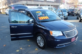 Used 2014 Chrysler Town & Country 4d Wagon Touring L at Warner Motors near East Orange, NJ