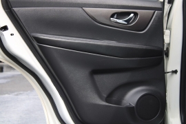 Used 2015  Nissan Rogue 4d SUV AWD SV at Warner Motors near East Orange&comma; NJ