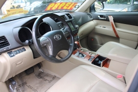 Used 2010 Toyota Highlander 4d SUV AWD Limited at Warner Motors near East Orange, NJ
