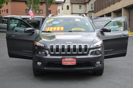 Used 2017  Jeep Cherokee 4d SUV 4WD Latitude V6 at Warner Motors near East Orange&comma; NJ