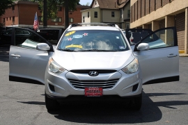 Used 2012  Hyundai Tucson 4d SUV AWD GLS at Warner Motors near East Orange&comma; NJ