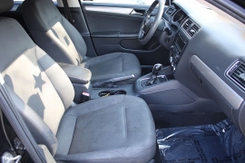 Used 2015  Volkswagen Jetta 4d Sedan SE Auto at Warner Motors near East Orange&comma; NJ