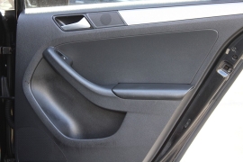 Used 2015  Volkswagen Jetta 4d Sedan SE Auto at Warner Motors near East Orange&comma; NJ