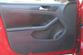 Used 2012  Volkswagen Jetta 4d Sedan SE Auto&sol;PZEV at Warner Motors near East Orange&comma; NJ