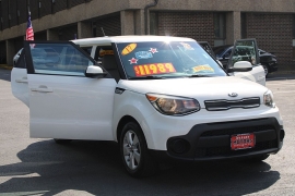 Used 2017  Kia Soul 4d Hatchback Auto at Warner Motors near East Orange&comma; NJ