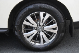Used 2018  Nissan Pathfinder 4d SUV 4WD SV at Warner Motors near East Orange&comma; NJ