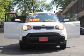 Used 2017  Kia Soul 4d Hatchback Auto at Warner Motors near East Orange&comma; NJ