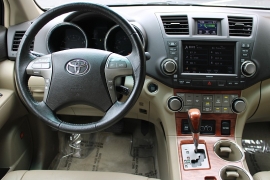 Used 2010 Toyota Highlander 4d SUV AWD Limited at Warner Motors near East Orange, NJ